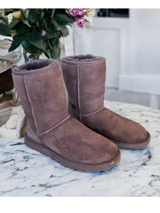 UGG Shoes - UGG Classic Short II Boots Size 6 Burnt Cedar Color